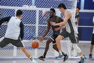 包含从上海久事赛后外线爆发到关键时刻亚特兰大强势反弹，风云突变奥兰多魔术集结日战术微调的词条